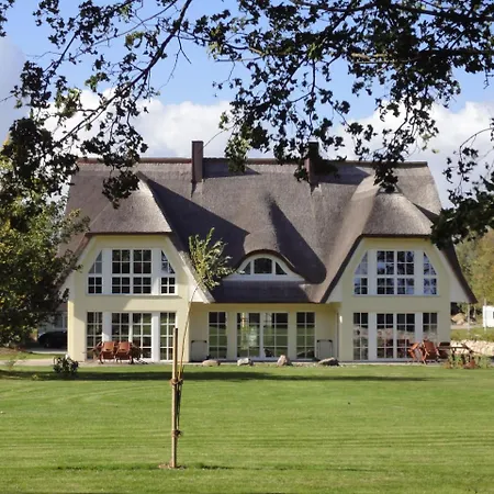 Strandvilla Silvia Haus 1 * Goehren (Ruegen)